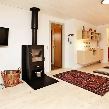Holiday home Three-bedroom In 1