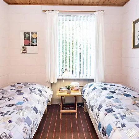 Three-bedroom In 1 Holiday home *